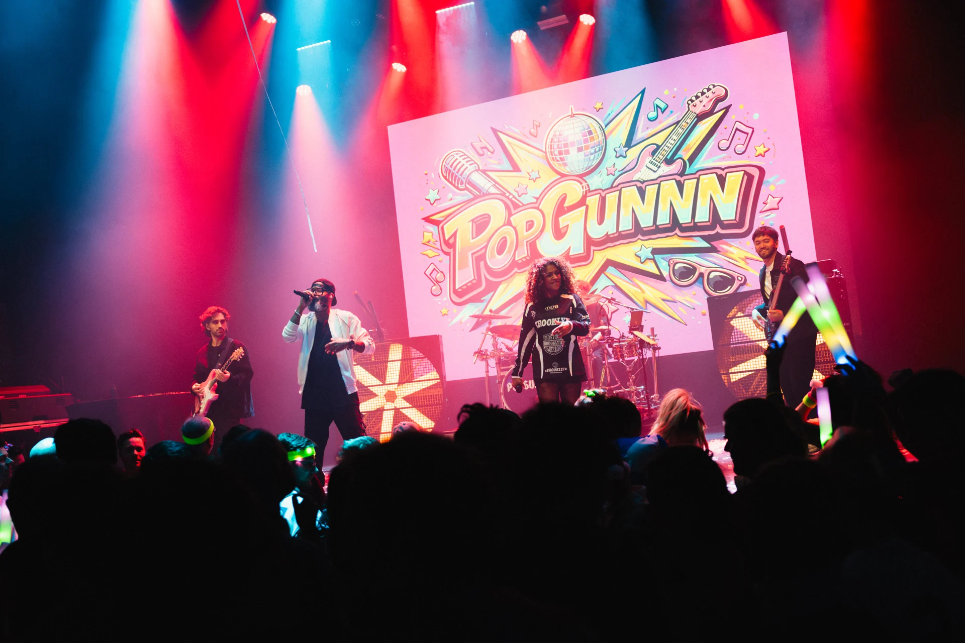 POPGUNNN live op het podium